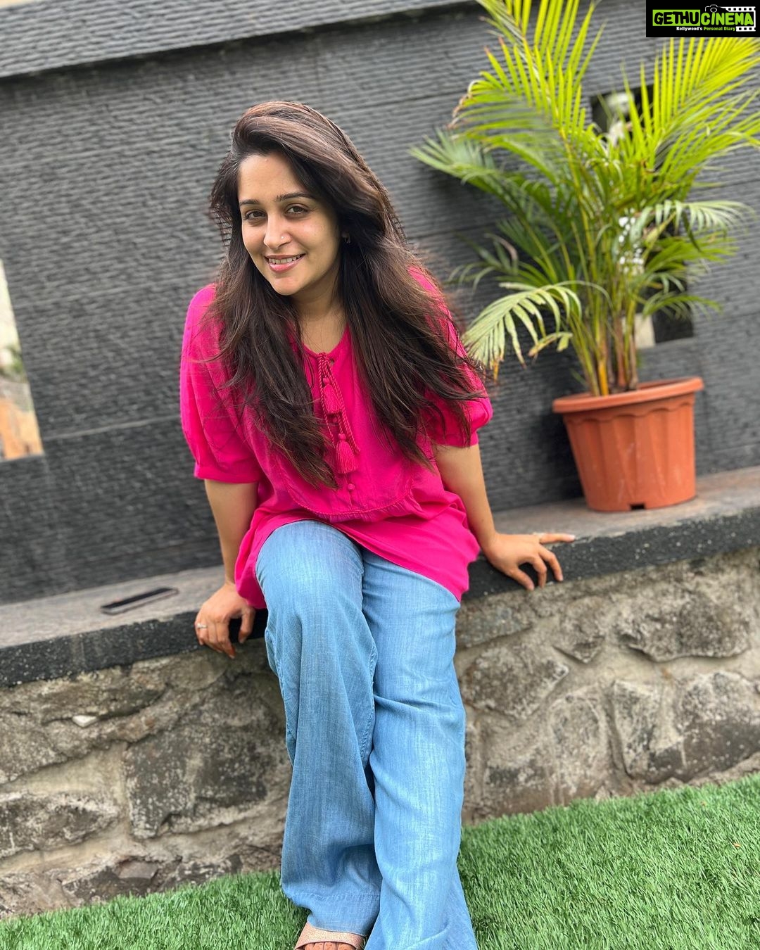 Dipika Kakar Instagram - On a lovely breeze day ❤️ . . . PHOTO CREDIT : @shoaib2087 😂