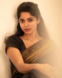 Divya Bharathi Instagram - A saree silently empowers you✨

Shot by @dwarakeshhhh
Saree @devraagh