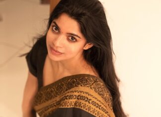 Divya Bharathi Instagram - A saree silently empowers you✨ Shot by @dwarakeshhhh Saree @devraagh