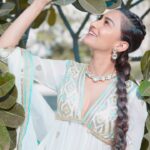 Erica Fernandes Instagram – Eid Mubarak 🌙

Outfit by @gopivaiddesigns
Jewellery @shillpapuriidesignerjewellery
Bag @eena.official 
Hair @hair_by_rahulsharma 
🎥 @akshay_navlakhe

#reelitfeelit #eidoutfit #indianwear #eid2022 #fashionreel