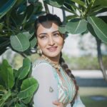 Erica Fernandes Instagram - Photo dump of my Eid look😁💕 Outfit by @gopivaiddesigns Jewellery @shillpapuriidesignerjewellery Bag @eena.official Hair @hair_by_rahulsharma Coordinated by @shrushti_216 📸 @akshay_navlakhe