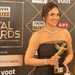 Esha Deol Instagram - Getting awarded as best actress for the first film I produced is really special. Thank you @iwmbuzz you guys rock ! Ek Duaa a film on female infanticide getting acknowledged by the audiences makes me feel proud. I want to thank my director @ramkamalmukherjee for getting this heart touching script to me . Also a big thank you to my co- producers,my hubby @bharattakhtani3 @venkysuttarafoods @imaritrads @mukherjeesarbani @pamelasinghgangwani And for giving my film this fantastic platform @vootselect Farzad Paila thank you 😊 my co actors @rajveerankursingh #barbiesharma #nicknag love you guys My staff @_narendrajadhav_ @surve.jaya @shankarjadhav813 @ankitamanwanimakeupandhair @aishwaryadmonty you all are just lovely . Thank you to my parents ,family & friends. My fans a big 🤗 for always being there thank you . Much gratitude, EshaDeol ♥️ For the record- it was so good to bump into you @rakhisawant2511 @thedinomorea @karanvirsharma @aalimhakim after ages 🤗 #bestactress #award #iwmbuzz #iwmbuzzdigitalawards #ekduaa #gratitude 🧿🙏🏼 Makeup @ankitamanwanimakeupandhair Hair @surve.jaya Wearing- something from my wardrobe Jewellery- @tikamdasmotiramjewellers #aboutlastnight