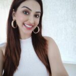 Eshanya Maheshwari Instagram - I am always smiling you know why ? Because you never know who is falling for it. 😉😀 #smile #selfie #happiness #esshanyamaheshwari #esshanya