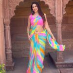 Eshanya Maheshwari Instagram – Main agar kahoon mujhsa haseen
Kaynaat mein nai hai kahin…. ✨

Saree by @aachho 💖

#saree #photodump #lehriya #sareequeen #sareelove #esshanyamaheshwari #esshanya The Marugarh Resorts & SPA Jodhpur