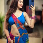 Eshanya Maheshwari Instagram – #mirrorselfieobsession 🙈😅💙

#saree #sareelove #mirriorselfie #esshanyamaheshwari #esshanya