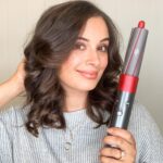 Evelyn Sharma Instagram - A dry run for my very first #MothersDay look! 🥰 Got the #DysonAirwrap as a perfect gift for myself this Mother’s Day. 💖 The Dyson Airwrap is the key to my effortless curls without the use of extreme heat. 🧏🏻‍♀️ It's the ideal companion, whether on set or at home because now I can get salon like hair according to my mood! 🤩 #DysonIndia #DysonHair #sponsored