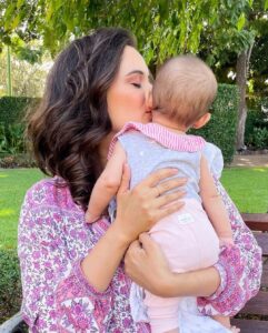 Evelyn Sharma Instagram - This week Ava called me “mama” for the first time and I fell even deeper in love with her. 😩🥰 The life of a mom is tough, it’s frustrating, it’s exhausting but it’s still the best life ever! 😅 Thank you for teaching me love every day my little darling… thank you for choosing me as your mommy. 💖 #firstmothersday #happymothersday #momlife