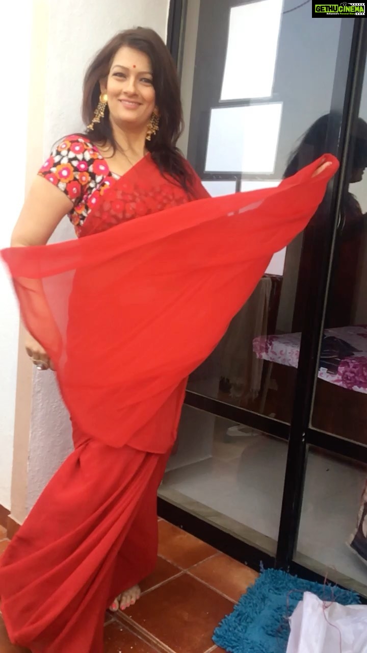 Falguni Rajani Instagram - #saree #sareelove #sareedraping #reelkarofeelkaro❤ #reelsinstagram #reel #reelitfeelit #viral #trending