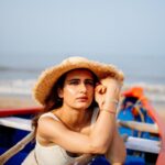 Fatima Sana Shaikh Instagram – Photographer & creative director @bharat_rawail

Stylist: @lakshetamodgil
Hair: @hairstylist_jennny
Makeup: @tulsi5solanki
Hat: @myaraaindia , @elevate_promotions