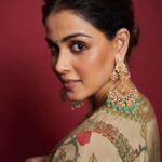 Genelia D'Souza Instagram - There will always be haters and doubters and then there will always be YOU- proving them wrong 💚💚💚💚 #thoughtoftheday HMU- @rishinaacharya 📸- @kvinayak11 👗-@archanajaju.in Jewelry - @aulerthofficial x @tribebyamrapali Vegan juttis - @fizzygoblet
