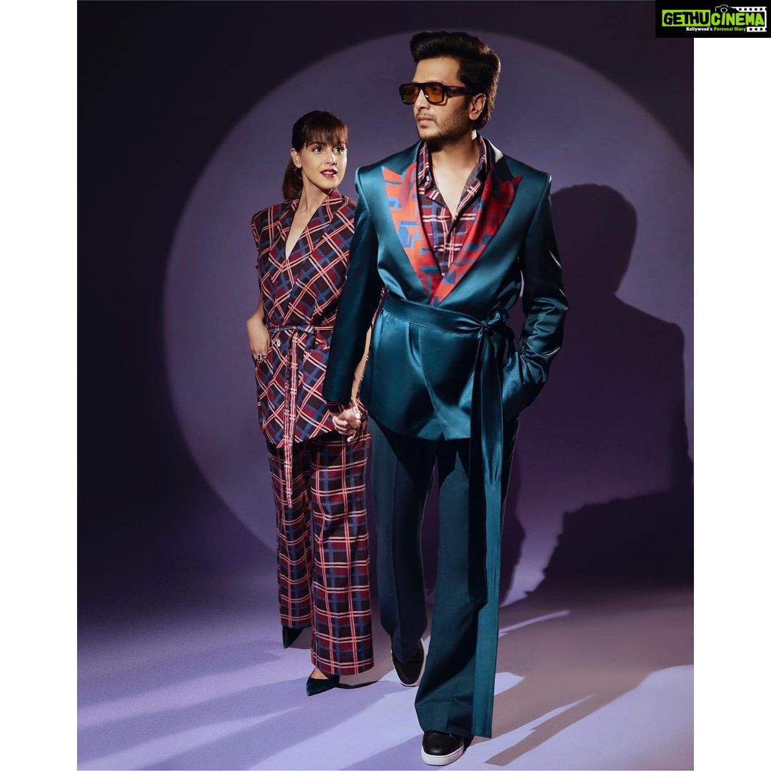 Genelia D'Souza Instagram - The best path of lifeโs journey is - who you get to share it with๐๐๐ @riteishd
