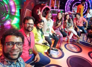 Haricharan Instagram - Watch all of us perform a special medley of Songs celebrating #Kamalhassan sir at the Audio Launch of the Most awaited movie #Vikram soon It was one helluva ride indeed revisiting the Legendary songs Thanks to @silvertreeoffl & our fellow musicians @flutenavin @rajeshrangamani @christhejason @kuberan_drums @hariprasadofficial #sunshineorchestra #GerardBass @offbeat_mv @mountaditya