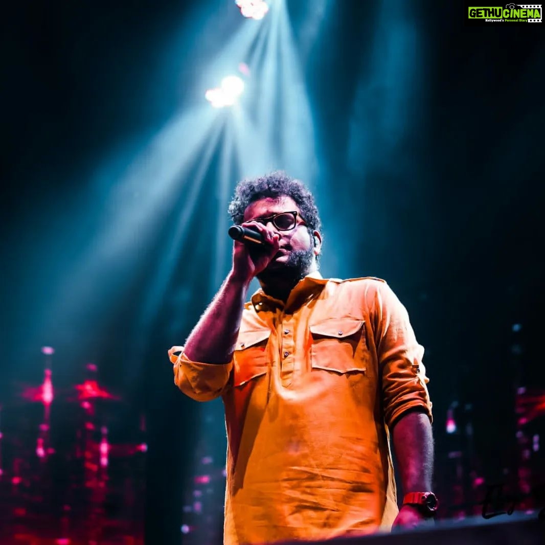 Haricharan Instagram - Felt Sooooo good to be Back on Stage with my Band. Thanks to the wonderful audience for Singing along ππ Last Night at Thiruvananthapuram for the Inauguration of @keralaolympic Pics by @ebysolickal University Stadium
