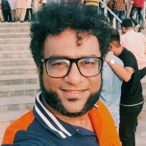 Haricharan Instagram - Sometimes the Best decisions are the spontaneous ones. Flew all the way from chennai to Watch the 2nd Qualifier between #RCB and #RR at Ahmedabad in the world's largest Cricket Stadium with @pavithraharicharan. What an Exhilarating Experience it was. 

So glad #RR made it through!! 

What a Knock, @josbuttler Take a Bow!