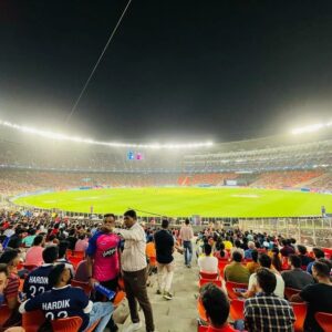 Haricharan Instagram - Sometimes the Best decisions are the spontaneous ones. Flew all the way from chennai to Watch the 2nd Qualifier between #RCB and #RR at Ahmedabad in the world's largest Cricket Stadium with @pavithraharicharan. What an Exhilarating Experience it was. 

So glad #RR made it through!! 

What a Knock, @josbuttler Take a Bow!