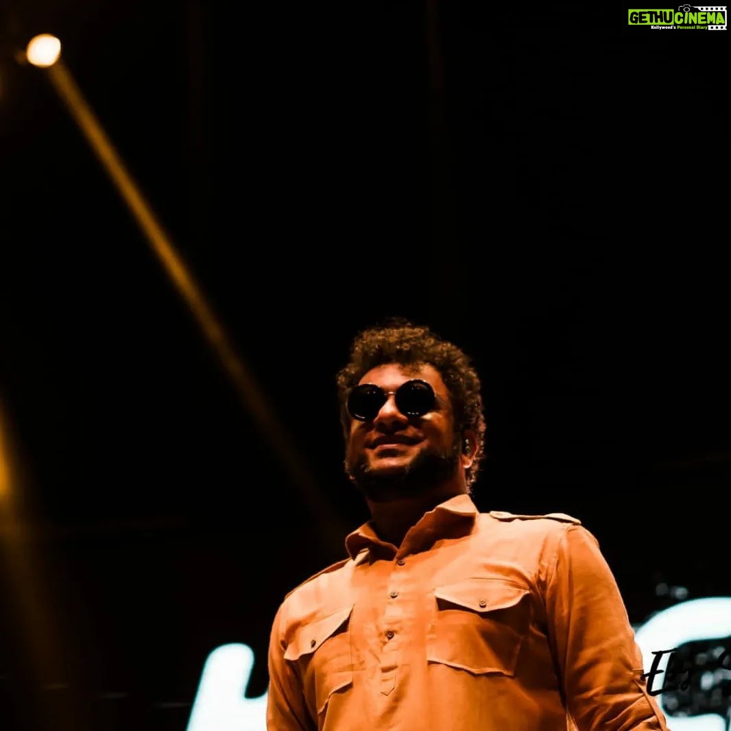Haricharan Instagram - Felt Sooooo good to be Back on Stage with my Band. Thanks to the wonderful audience for Singing along ππ Last Night at Thiruvananthapuram for the Inauguration of @keralaolympic Pics by @ebysolickal University Stadium