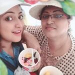 Hariprriya Instagram - Happy Birthday, to my best friend ever ❤😘 #Happybirthdaymom #Momsbirthday #Reelitfeelit #Reelsinstagram #Reelsindia #Reelsvideo #Reels