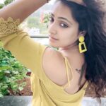 Hariprriya Instagram - Curly or Straight? 🤨/ 🧐 / 🤔 #WeekendVibes #hairtransformation #reelitfeelit #reelsinstagram #reelsindia #reelsvideo #reels