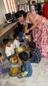 Harshika Poonacha Instagram - My birthday got even more special with these gods children 💕💕💕
Thankyou @srisaisneha_ngo @srisaisnehafoundation for filling my heart 💕