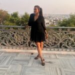Hebah Patel Instagram - Just a dressed evening! 📸: @niharikasingh13 Hyderabad