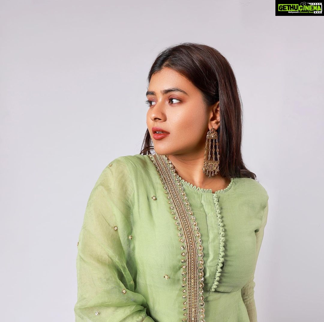 Hebah Patel Instagram - 👗: @officialanahita @poonammittalofficial @viralmantra 💎: @kharikajai 👠: @septembershoes 📸: @pranav.foto Hyderabad