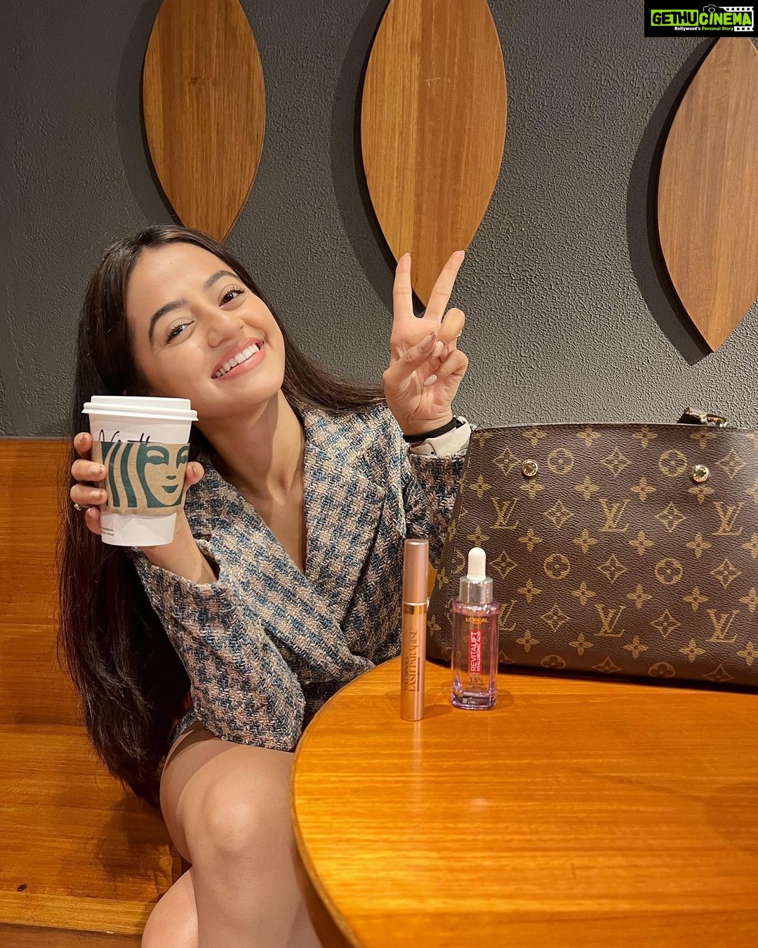 Helly Shah Instagram - ENROUTE CANNES 💃❤️ Swipe right to see my travel buddies for this super long journey , The L'Oreal Paris Hyaluronic acid serum and Lash Paradise Mascara . The serum ensured that my skin isn't dehydrated and feels fresh throughout. This serum also helps reduce fine lines by 60% also the lash paradise mascara sits so comfortably on the lashes powered with caring oils it gives my lashes a dramatic difference in just one coat. Swipe till the end to see it yourself. I still can't believe I will be at the Cannes Film Festival with L'Oreal Paris, a brand that has been a staple in my routine for years. Stay tuned for some exciting content your way in the coming days. Also use my code " HELLY10 " to get a 10% off on @mynykaa on all these products. #lorealparisxcannes @lorealparis #Collab #LorealParis #cannes2022