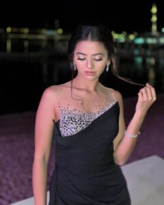 Helly Shah Instagram - #premiernights @festivaldecannes 🌟 Wearing ~ @skyttencouture