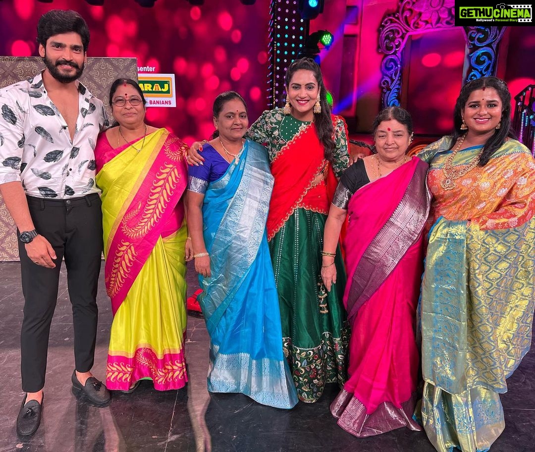 Himaja Instagram - ❤️Im strong because a strong woman raised me .. Happy Mother’s Day Friends 😍 Don’t miss Ammaku prematho on etv @7pm today 😇 @ravikrishna_official @k.sreevani #mothersday #mymother