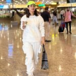 Hina Khan Instagram – Let’s fly away..
Morning world 🥰