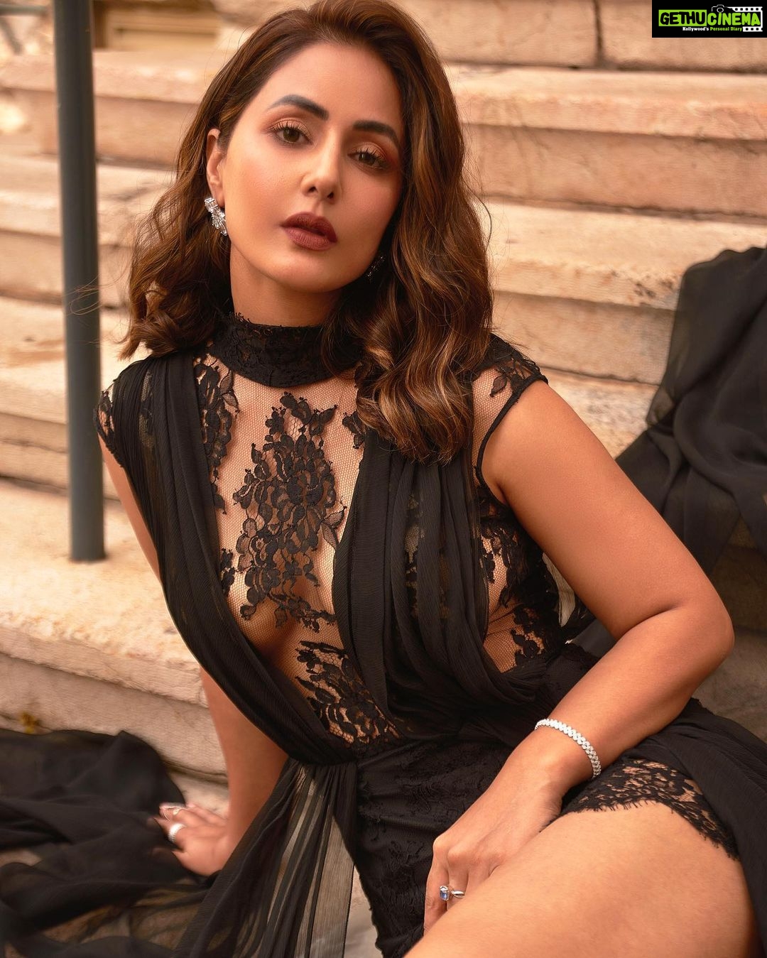 Hina Khan Instagram - Forgive me, for i have sinned.. π€ #cannes2022 #frenchriviera Jewels @anaqajewels Outfit @fovariofficial @mephistophelesproductions @karishma.joolry @mozaati @tuula.jewellery Heels @shoemill.in Styled by @sayali_vidya MUAH @lizbombenmakeup @gemma_pring