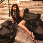 Hina Khan Instagram - Forgive me, for i have sinned.. 🖤 #cannes2022 #frenchriviera Jewels @anaqajewels Outfit @fovariofficial @mephistophelesproductions @karishma.joolry @mozaati @tuula.jewellery Heels @shoemill.in Styled by @sayali_vidya MUAH @lizbombenmakeup @gemma_pring