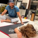 Hrithik Roshan Instagram - Sharing some mama moments with you all on Mother’s Day :) I took her for a movie she didn’t like much. And she taught me some yoga moves I am ecstatic about! Damn mama actually knows a lot of good stuff about strength! Happy Mother’s Day everyone ❤️ Love you mama @pinkieroshan