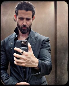 Hrithik Roshan Instagram - Last night. 
Also last post with beard. 
🥳
