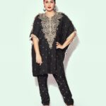 Huma Qureshi Instagram - Kuch Tum Kaho Kuch Hum(a) Kahein ;-) Khamoshi se Khamoshi ko Baat karne do … Outfit : @payalsinghal Jewellery : @amrapalijewels Footwear : @junipero_official 📸 @kkarmaa.studio Stylist @sanamratansi