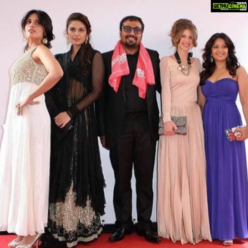 Huma Qureshi Instagram - 10 years to the EXACT day when Gangs of Wasseypur had it’s world premiere at the Cannes Film Festival. My first film , the first time I saw myself on the big screen and my first time at Cannes. It was a crazy special day indeed .. thank u @vidushak for some of these images…Made me really emotional. Thank u @anuragkashyap10 for giving me this film AND a film career .. and believing in me when no one did. Today so many people who have been part of that film are doing so well .. can’t believe how we made this film and had so much fun doing it 🙏🏻🧿❤️ #gratitude #blessed PS - I didn’t even know how to pose .. look at me standing like I’m part of the school choir 😹😹 #wewerejustkids