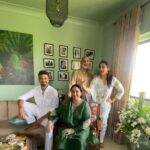 Huma Qureshi Instagram - We all took the floral theme too seriously (I think ) Eid Mubarak !! Peace Love Joy To everyone .. a day of sharing love care #familyfirst ❤️😘🧿#life #love