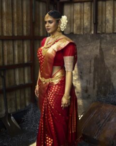 Iniya Instagram - HAPPY AKSHAYA THRITHIYA 💫 Photographer: @1928.in Concept, costume designer and mua @radikadesignerandmua Jewellery : @fineshine