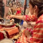 Isha Koppikar Instagram - Performed a Ganesh Puja at home for peace and happiness 🙏🏼 Ganpati Bappa Moreya 🙏🏼 #ganpatibappa #ganeshpuja #peaceandlove #happiness #reelsinstagram #reelsindia #reelsvideo #faith #belief #powerofprayer Mumbai, Maharashtra