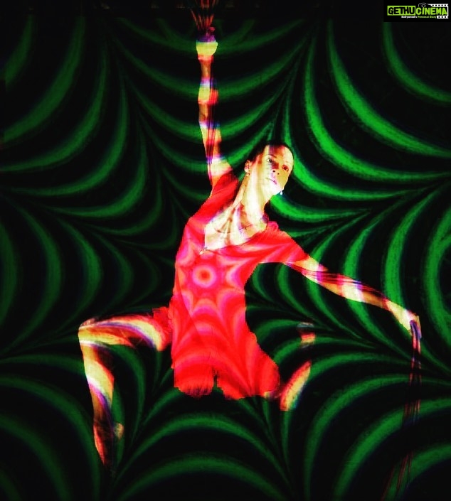 Isha Sharvani Instagram - This is what Humphrey Bower, Actor/Theatre maker/Director/Writer had to say after he saw the work in progress showing of ASCENT last year. βI was enthralled by the fusion of traditional contemporary and Indian dance and music, aerial circus work, and above all the profound emotional and spiritual content of the work, which transcends cultural boundaries to address universal questions about the nature of life, death and love. Isha Sharvani and her collaborators (fellow dancer Russell Thorpe and director Sally Richardson) are highly skilled practitioners with generous hearts and searching minds. The work communicates a palpable sense of being created by a family of artists sharing their knowledge and love in the exploration of exciting new territory.β. ππΎThis collaboration seeks your support, you can donate now to see this work to completion, link in bio ππΎ. Picture by @tim_bo_roberts ππΎ