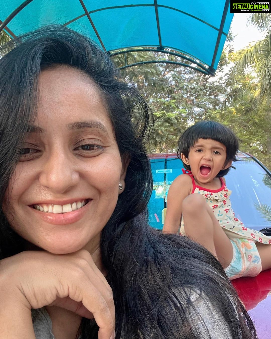 Ishika Singh Instagram - Ek Mein aur ek Tu #babygirl🎀 #momanddaughter #mommylovesyou #naughtiest #babygirl #babyswag #babymama #toddlerlife #toddleractivities #toddlermom #toddlermomlife #momstyle #momlove #mommieandme #lovelypeaches #babyandme #pari #mybabygirl #naughtiness #alwaysandforever #mybaby