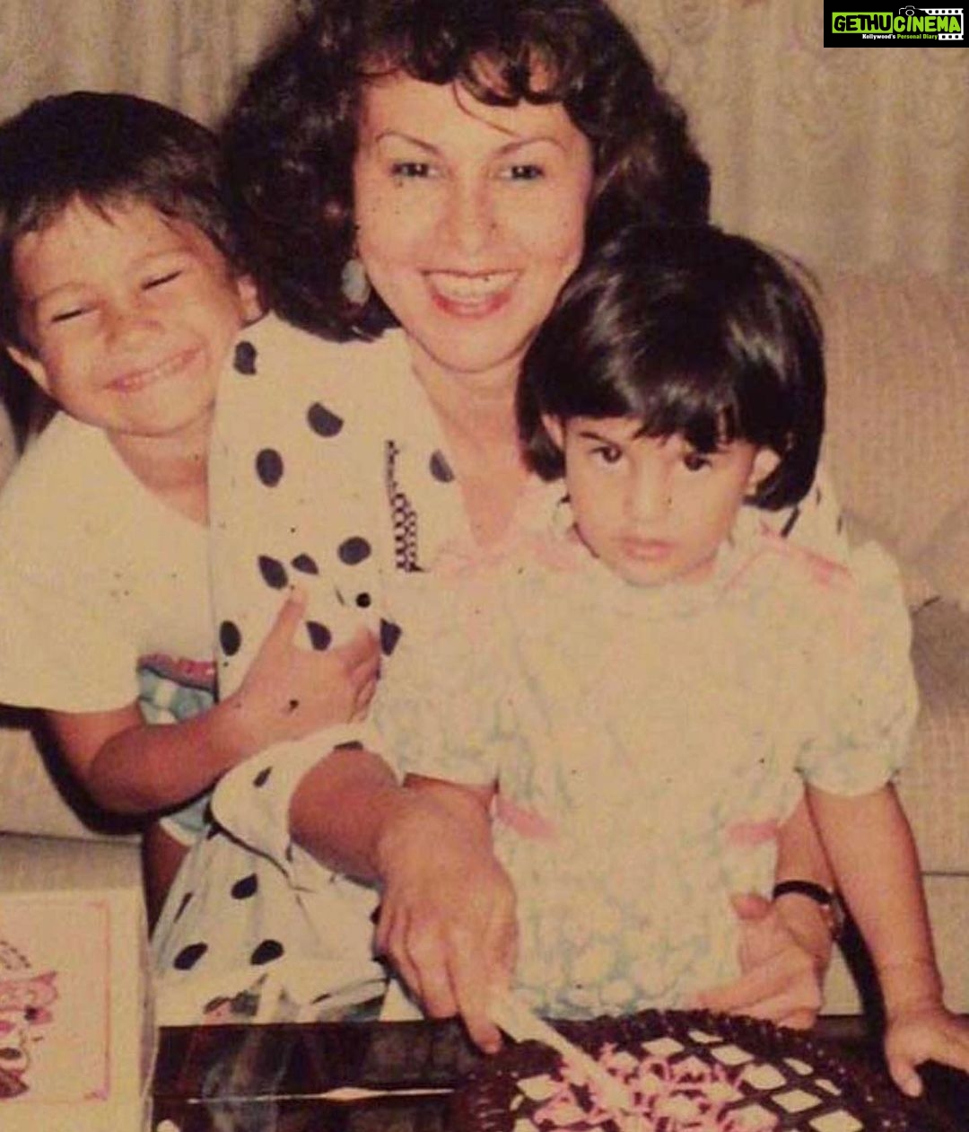 Jacqueline Fernandez Instagram - My forever bestie Mum ❤️❤️ Happy Mother’s day to all the amazing mothers out there🌸❤️