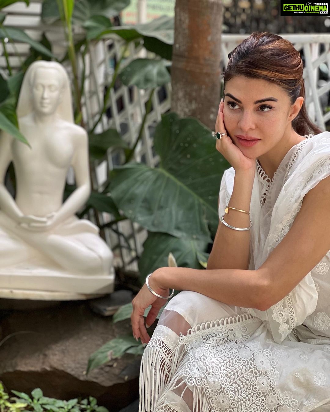 Jacqueline Fernandez Instagram - Babajiš¤