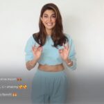 Jacqueline Fernandez Instagram - #EscaypeLive ki sabse choti magar sabse talented, Dance rani ke saath faceoff karke mujhe toh bahut maza aaya! Aap bhi iski story follow kijiye, #HotstarSpecials #EscaypeLive par, now streaming only on @disneyplushotstar #ad