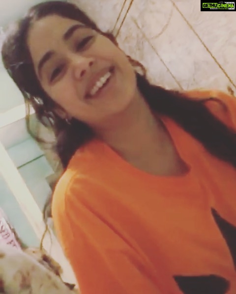 Janhvi Kapoor Instagram - How to annoy your sister 101 #quarantineedition 👯♀️