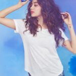 Janhvi Kapoor Instagram - A world filled with colors is a better world! 🌈 let’s embrace colors diversity with the #ColorsBlue fragrance for men 💙@benetton_perfumes #WeAreColors #happyholi stay safe guys! 💕