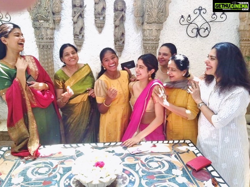 Janhvi Kapoor Instagram - Wish u were here
