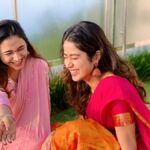 Janhvi Kapoor Instagram - 🌺🌼🌸🌈☀️