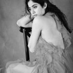 Janhvi Kapoor Instagram - think of u a lot, sometimes 💭 Story by @ananyag81 Pictures shot exclusively for @htbrunch by @thehouseofpixels Styled by @lakshmilehr Hair and makeup @florianhurel Location @mandarinstudios