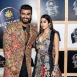 Janhvi Kapoor Instagram - It was so special to walk the ramp at @blenderspridefashiontour for @anamikakhanna.in with @arjunkapoor ❤️ loved it!! #blenderspridefashiontour #mycraftmypride