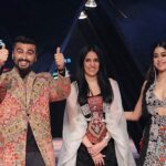 Janhvi Kapoor Instagram - No one embodies authentic Indian craftsmanship like @anamikakhanna.in. Felt nothing but pride to don one of her beautiful creations at #BlendersPrideFashionTour in Kolkata. A stunning ode to tradition and heritage with a dash of modernity. Thank you @blenderspridefashiontour for this memorable evening. #MyCraftMyPride